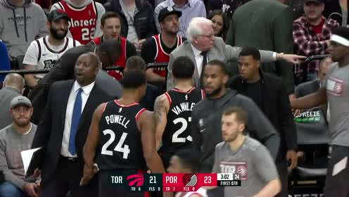 【NBA集錦】一點(diǎn)都不虛 范弗利特反擊一打四輕松挑籃