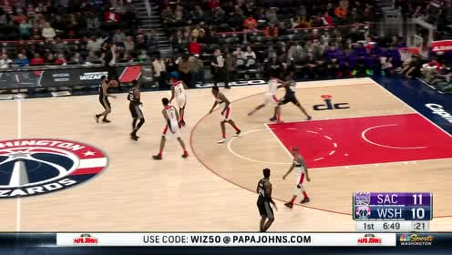 【NBA集錦】就用身體強吃 比爾一路碾壓至籃下轉(zhuǎn)身上籃