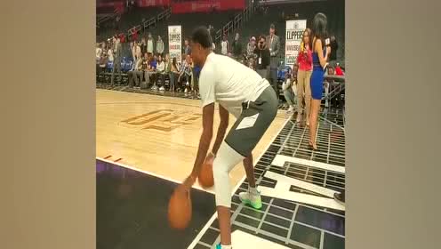 【NBA集錦】誰早年間說我運球不好？ 泡椒賽前訓(xùn)練大秀雙手拍球細(xì)膩手活兒
