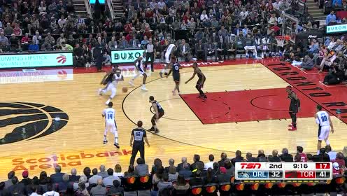 【NBA集錦】范弗利特突破送妙傳 布歇接球單手重扣得手