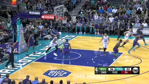 【NBA集锦】威廉姆斯鬼手抢断 杰伦布朗反击上篮一条龙