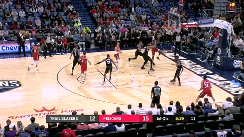 【NBA集錦】霍勒迪投籃不進 海耶斯直殺籃下補扣得手