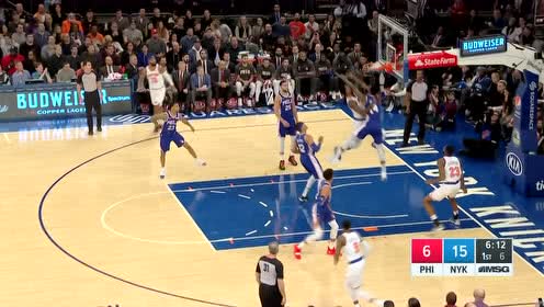 【NBA集锦】残暴怪兽来袭 兰德尔人缝滑翔飞天暴扣虐筐