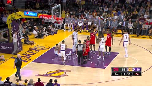 【NBA集錦】鮑威爾巧突內(nèi)線造加罰 沃格爾不忿挑戰(zhàn)無改判