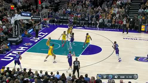 【NBA集锦】米切尔潇洒转身两分打进 克里斯背身单吃勾手回应