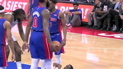 【NBA集錦】莊神終于吃癟 勒維爾二度起跳打成2+1