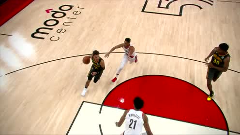 【NBA集锦】特雷杨假投真传 琼斯开心吃饼献暴扣
