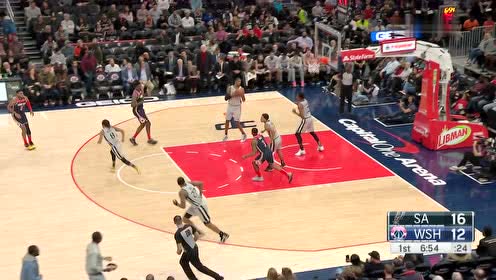 【NBA集锦】犹如出水蛟龙！德罗赞单挑比尔突破上篮一气呵成