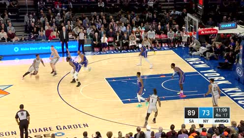 【NBA集锦】年轻人尽情展示自己!沃克绕过防守人单臂劈扣