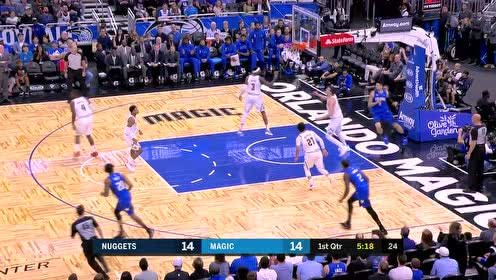 【NBA集錦】抬手就來(lái) 武切維奇籃下瀟灑勾手上籃