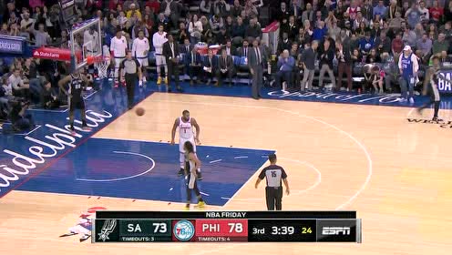 【NBA集锦】榜样榜样!哈里斯击地长传西蒙斯起飞怒扣炸翻板凳席