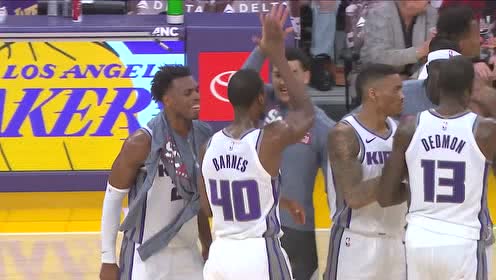 【NBA集錦】神仙附體秀翻全場 巴恩斯天外飛仙半場神級壓哨