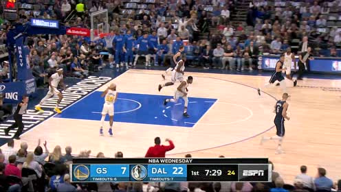 【NBA集錦】這小伙可太兇了！雙星連線東契奇騰空而起單臂砸扣