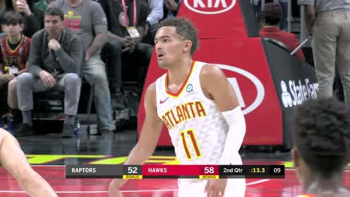 【NBA集錦】logo后撤步這也行？ 特雷楊逆天超遠(yuǎn)三分引燃主場