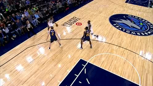 【NBA集锦】微笑小天使也硬气 维金斯飞身直面对手强硬上篮打成2+1