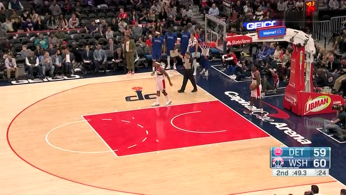 【NBA集錦】伍德隔扣八村壘太蠻橫！ 落地怒吼慘吃技犯