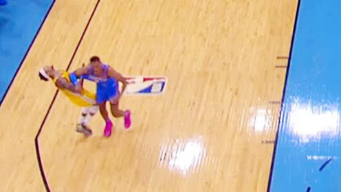 【NBA集錦】貝茲利防守懟飛李 雙方互噴垃圾話險起沖突