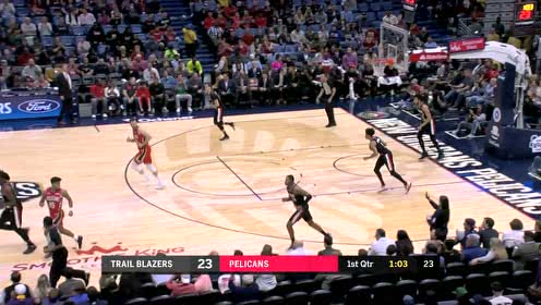 【NBA集錦】西蒙斯長傳連線杰克遜 抬手打進底角三分