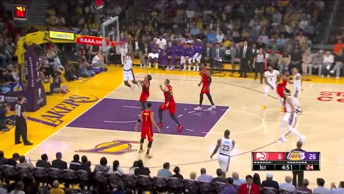 【NBA集錦】詹姆斯邊線球送助攻 波普反跑直接空接暴扣