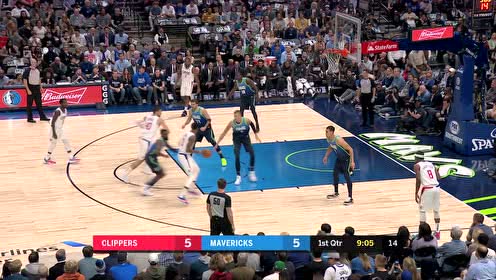 【NBA集錦】東契奇賞心悅目助攻 鮑威爾雙手滑翔重扣
