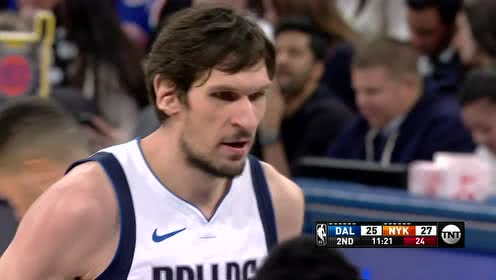 【NBA集錦】輕松騙得羅賓遜犯規(guī) 博班鎮(zhèn)定自若把球放進(jìn)打三分