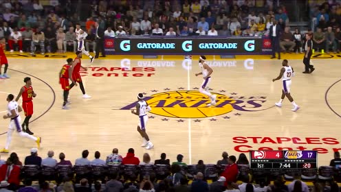 【NBA集錦】試圖找到進攻節(jié)奏 特雷楊突破命中拋投