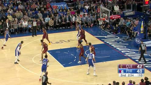 【NBA集锦】冲抢篮板错进错出 理查德森冲抢篮板助西蒙斯篮下捡分
