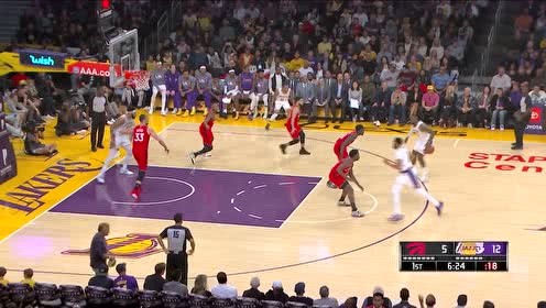 【NBA集錦】碰上這倆人夾擊也沒用！濃眉妙傳詹姆斯強(qiáng)勢正面切入滑翔上籃