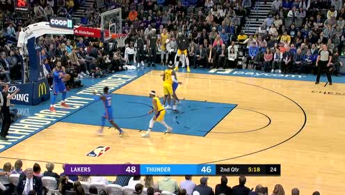 【NBA集錦】中鋒對決！霍華德籃下暴扣亞當斯背身小勾手