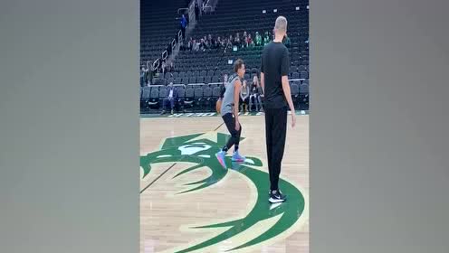 【NBA集錦】論遠(yuǎn)投我就沒服過誰(shuí)！ 特雷楊賽前熱身輕松飆進(jìn)Logo三分