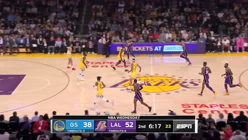 【NBA集锦】积极跑动找机会 拉塞尔中投漂移命中