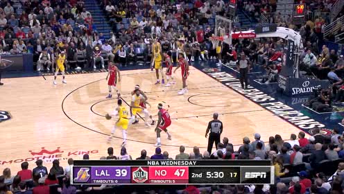 【NBA集錦】鶴立雞群既視感 戴維斯籃下只手遮天拋投2加1