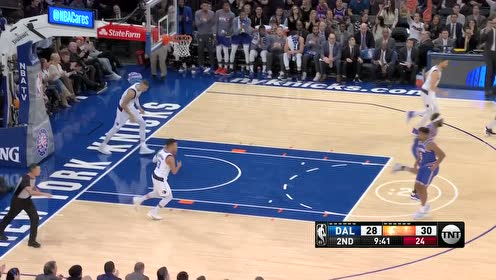 【NBA集錦】這默契很到位！羅賓遜飛天空接暴扣砸進(jìn)