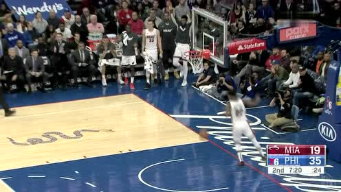 【NBA集锦】根本不能有丝毫懈怠 巴特勒突然杀出抢断快攻暴扣