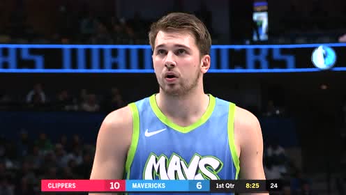 【NBA集錦】東契奇突破從空中落地 手肘擦傷驚悚一幕
