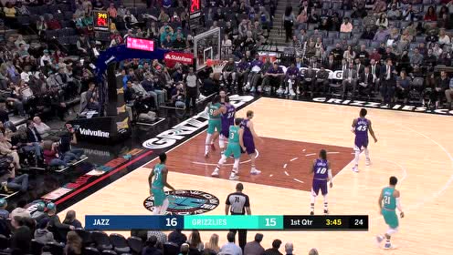 【NBA集錦】克勞德突施冷箭 籃下強(qiáng)起補(bǔ)籃命中