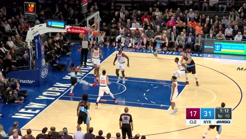 【NBA集錦】不忍直視 尼克斯單次防守回合送出兩記殘忍大帽打懵騎士
