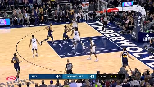 【NBA集锦】谁也挡不住 米切尔脚踩祥云骑马射箭