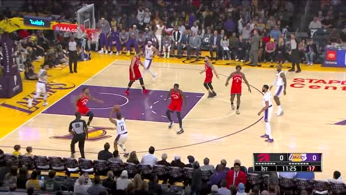 【NBA集錦】開場就很無私 詹姆斯妙傳布拉德利空位三分首開記錄