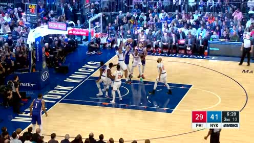 【NBA集锦】不管不顾闷头冲 哈里斯1v3强打反击一条龙