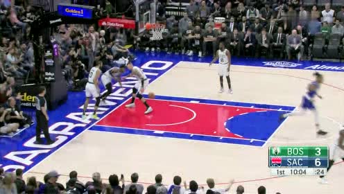 【NBA集锦】别利差先送泰斯超级火锅 反击再送饼霍姆斯完成暴力隔扣