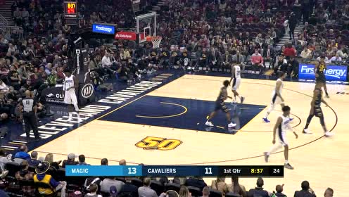 【NBA集錦】一對一根本防不住 樂福單挑對手打板打進