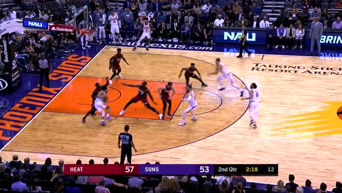 【NBA集锦】十八般武艺样样精通 布克背打突破低手上篮
