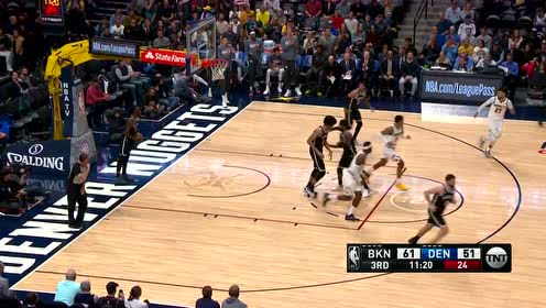 【NBA集锦】如此潇洒飘逸 哈里斯闪转腾挪滑翔拉杆上篮得手