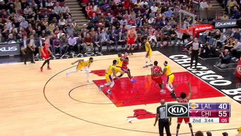 【NBA集錦】全都是空中作業(yè) 拉文挑籃迎射霍華德