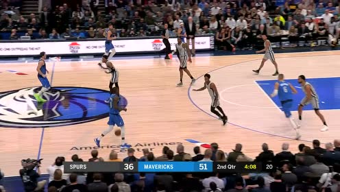 【NBA集錦】一層防線哪夠用啊？芬尼-史密斯雙手滑翔飛扣