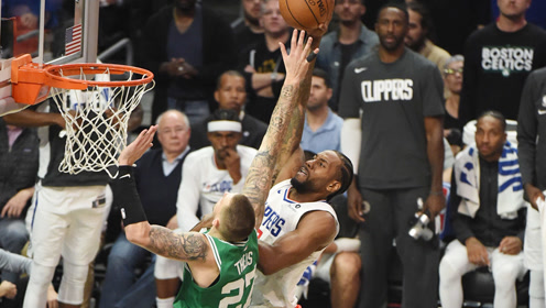 【NBA集锦】真急眼了!莱昂纳德旱地拔葱单臂死亡隔扣绿军中锋
