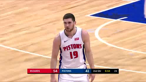 【NBA集錦】時(shí)間快到了又怎樣 米哈伊柳克超遠(yuǎn)三分隨手一扔也能命中