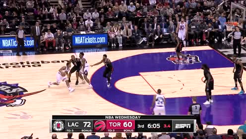 【NBA集锦】鲍威尔关键三分入网 分差缩小到个位数