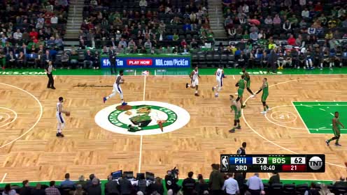 【NBA集锦】海沃德全面展现攻防两端水平 接连飙进两记三分大帽恩比德